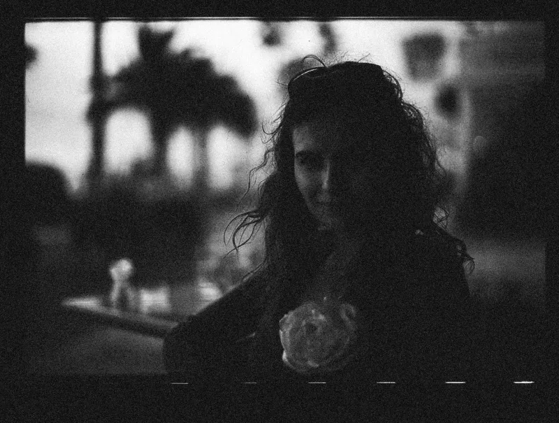 When Perfect Becomes a Problem: The Emotional Collapse of the Hyper-Polished Image
